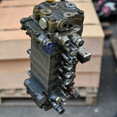 723-19-11801 Valve de commande principale de l'excavateur 723-19-11800 Pour Komatsu PC30MR-1 PC30UU-3