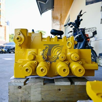 709-14-93501 7091493500 709-14-93500 709-14-94002 709-15-94002 Pour Komatsu PC1250-7 PC1250-8 PC1250LC-8 PC1250SP-8 PC1250-8R PARTIES D'ESCAVAGEURS VALVE de contrôle principale hydraulique Vente après-vente originaire