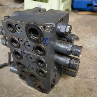 723-82-31100 7238231100 723-82-30100 Pour Komatsu FD35/40-10 FD35Y/40Y-10 FD40Z-10 FD45-10 pièces de chariot élévateur hydraulique soupape de contrôle principale