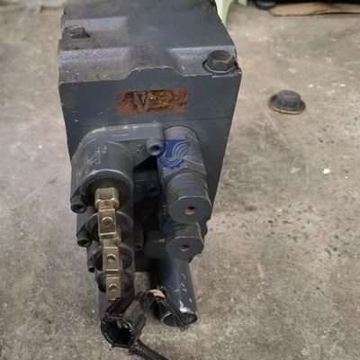 723-82-31100 7238231100 723-82-30100 Pour Komatsu FD35/40-10 FD35Y/40Y-10 FD40Z-10 FD45-10 pièces de chariot élévateur hydraulique soupape de contrôle principale
