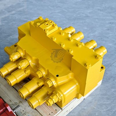 723-63-12101 723-63-12100 723-63-11104 Valve de commande principale hydraulique pour Komatsu D65E D65E-12 D85E D85ESS Pièces de roue de chargeuse de pelleteuse