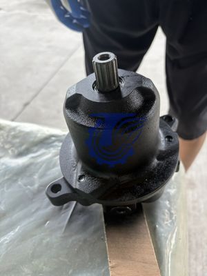 B0440-18001 708-7r-00710 708-7r-01690 Pour Kayaba Wa320-5 Wa320-6 Ventilateur hydraulique moteur moteur;huile (entraînement du ventilateur) Pièces d'excavatrice Marché de rechange Original