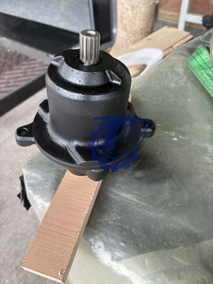 B0440-18001 708-7r-00710 708-7r-01690 Pour Kayaba Wa320-5 Wa320-6 Ventilateur hydraulique moteur moteur;huile (entraînement du ventilateur) Pièces d'excavatrice Marché de rechange Original