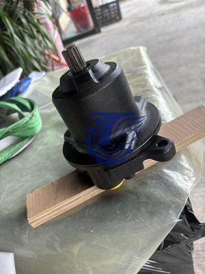 B0440-18001 708-7r-00710 708-7r-01690 Pour Kayaba Wa320-5 Wa320-6 Ventilateur hydraulique moteur moteur;huile (entraînement du ventilateur) Pièces d'excavatrice Marché de rechange Original