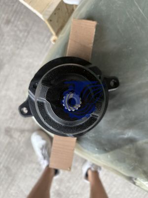 B0440-18001 708-7r-00710 708-7r-01690 Pour Kayaba Wa320-5 Wa320-6 Ventilateur hydraulique moteur moteur;huile (entraînement du ventilateur) Pièces d'excavatrice Marché de rechange Original